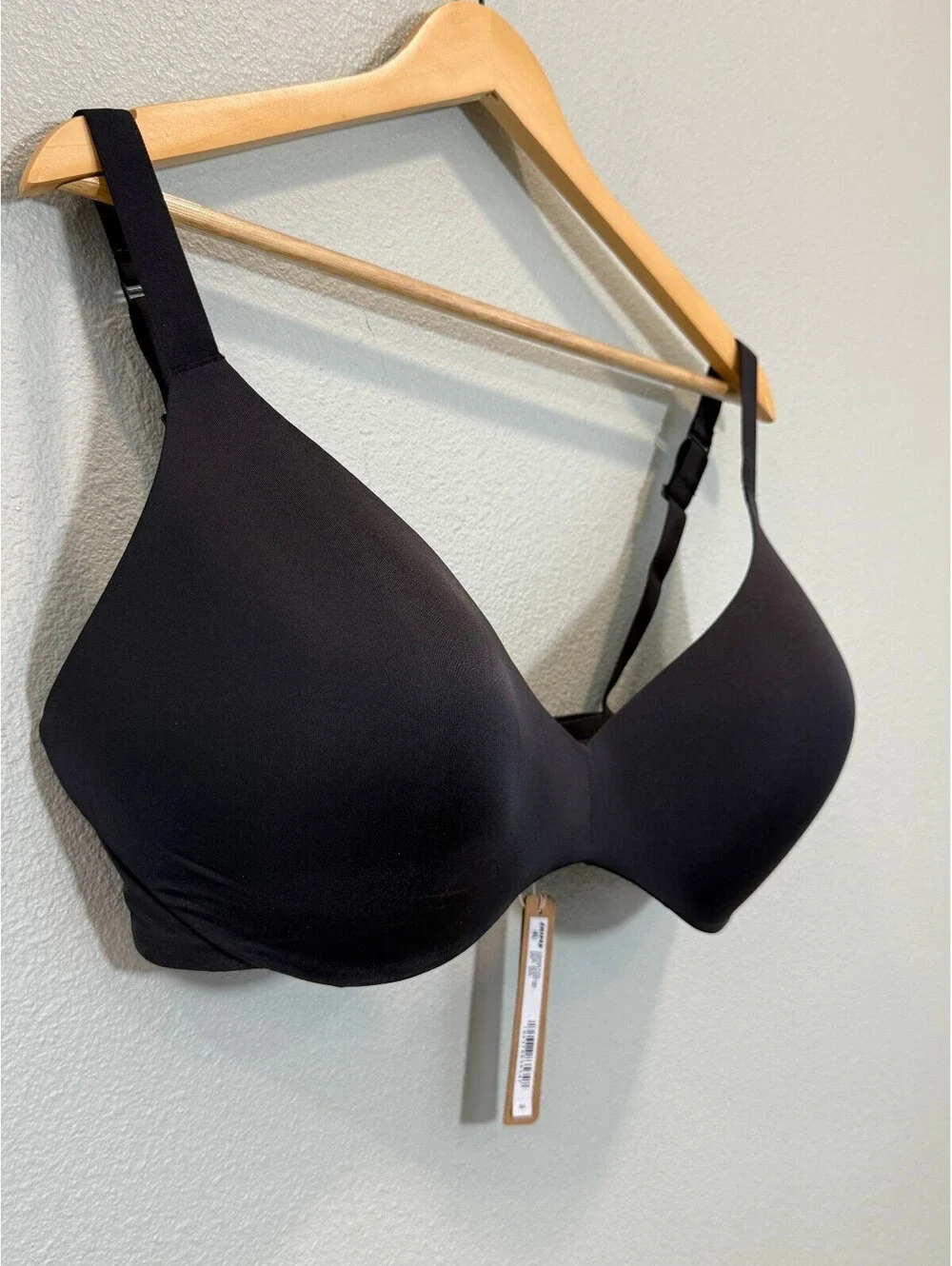 SKIMS Wireless Form Push Up Plunge Bra In The Color Onyx - Women's 38DDD